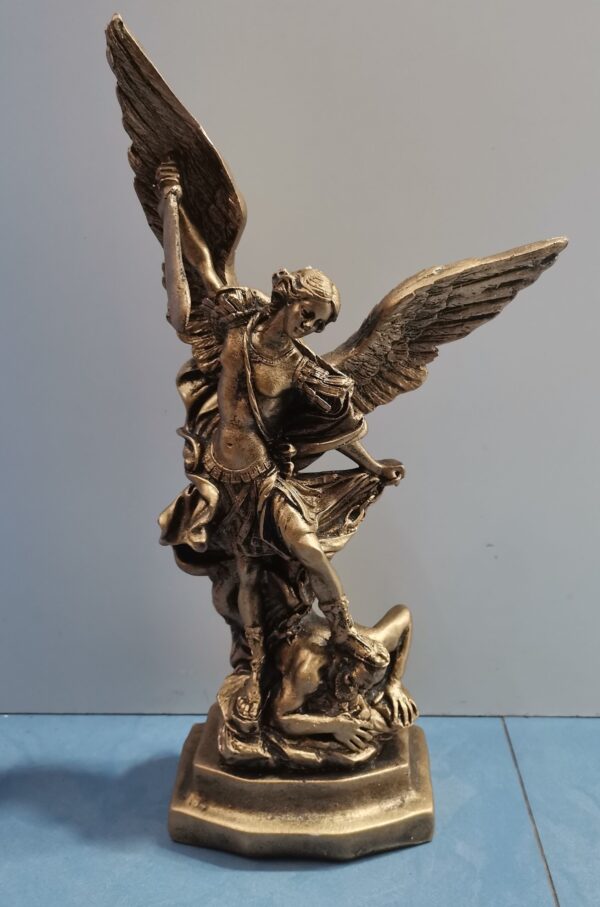 SAN MIGUEL ARCANGEL DORADO 33 CM