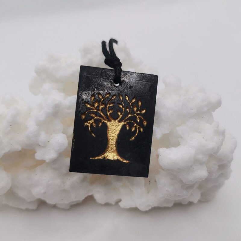 GOLGANTE OVALADO SHUNGIT ARBOL DE LA VIDA DORADO