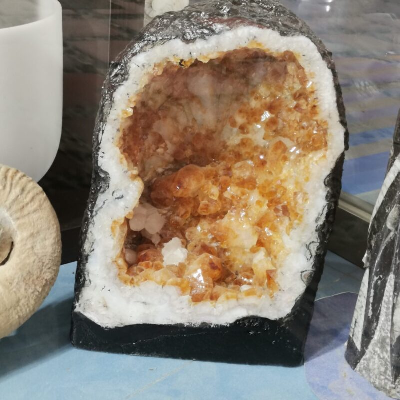 GEODA CITRINO AMARILLO CUEVA