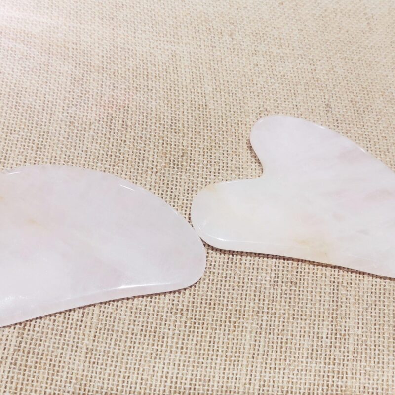 MASAJEADOR GUA SHA CUARZO ROSA