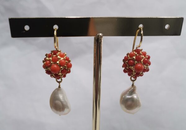 PENDIENTES CORAL BOTON CHARRO Y PERLA NATURAL PLATA BAÑO ORO - Imagen 2