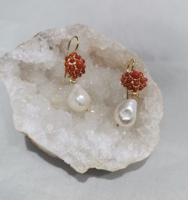 PENDIENTES CORAL BOTON CHARRO Y PERLA NATURAL PLATA BAÑO ORO