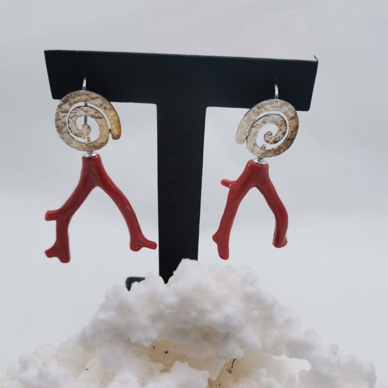 PENDIENTE CORAL RAMILLETE SOBRE ESPIRAL PLATA