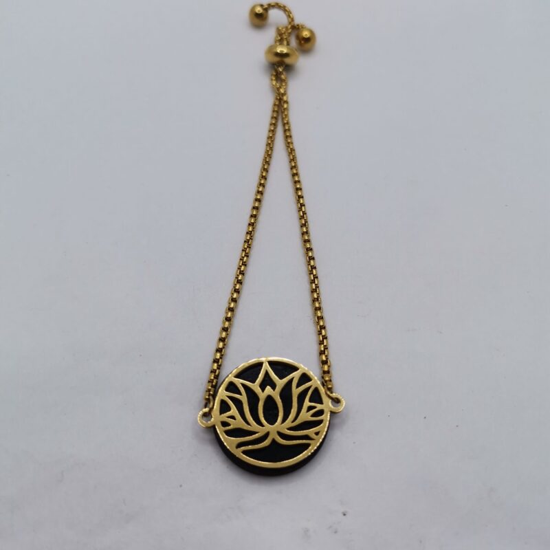 PULSERA DE SHUNGIT FLOR DE LOTO DORADA
