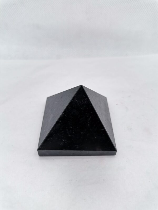 PIRAMIDE SHUNGIT 1092 GRAMOS