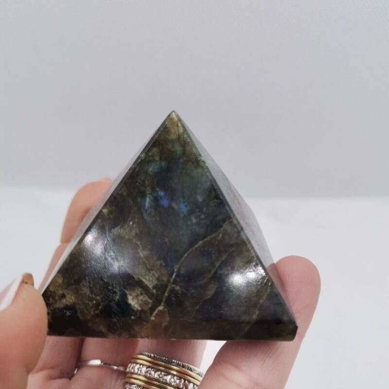 PIRAMIDE LABRADORITA 100,5 GRAMOS