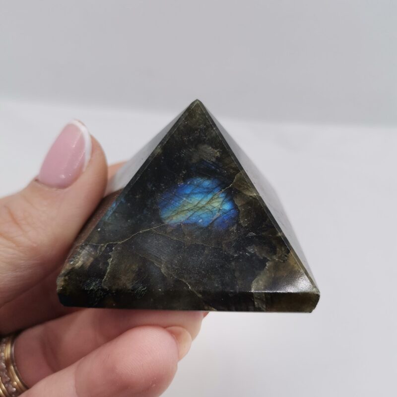 PIRAMIDE LABRADORITA 150 GRAMOS