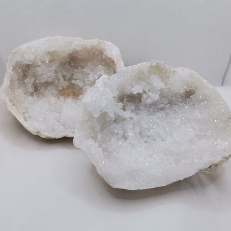 GEODA COMPLETA CUARZO BLANCO 1100 GRAMOS APROX