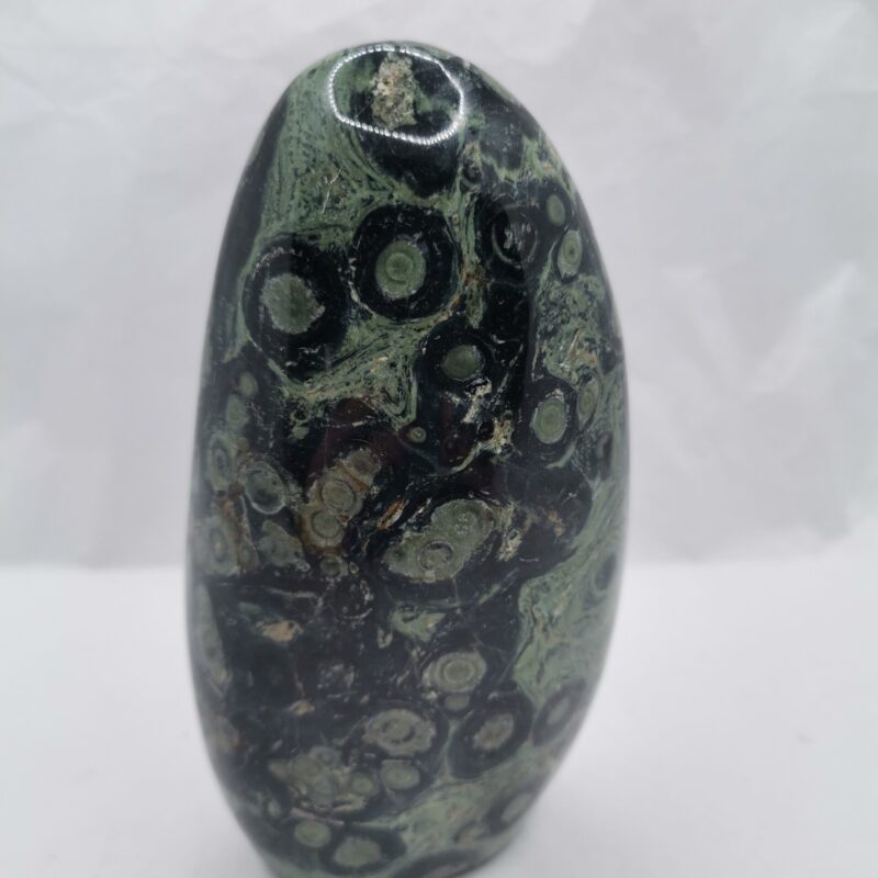 DRUSA PULIDA DE JASPE VERDE 548 GRAMOS