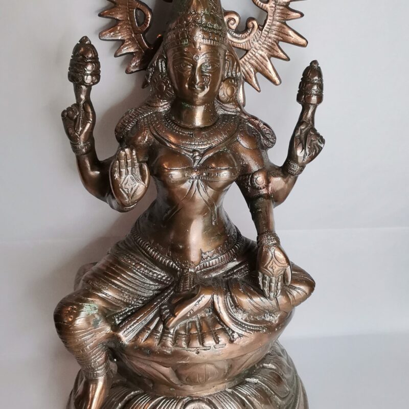 FIGURA KALI SENTADO METAL 125