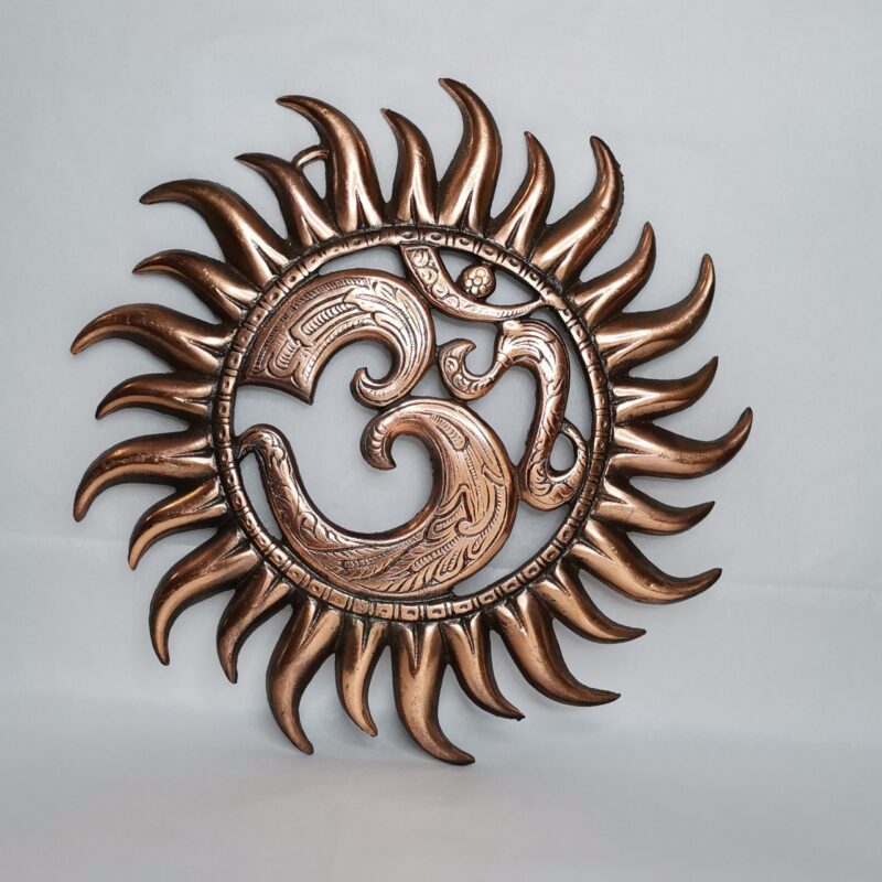 CUADRO OMS Y SOL METALICO BRONCE