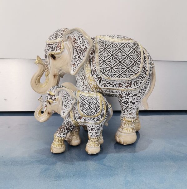 ELEFANTE CON CRIA DE LA SUERTE MOSAICO Y GRABADOS