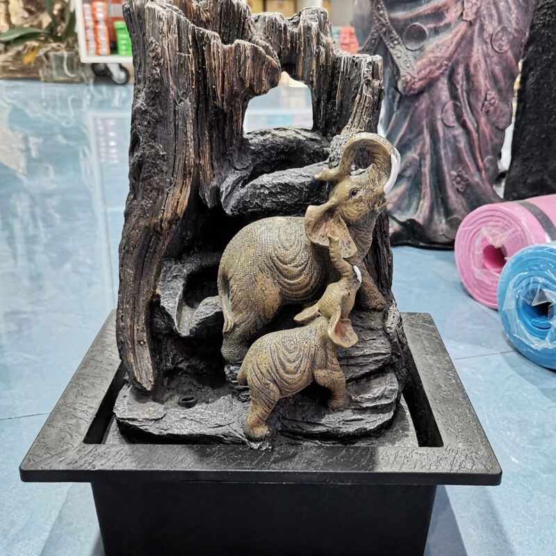 FUENTE DE AGUA ELEFANTES