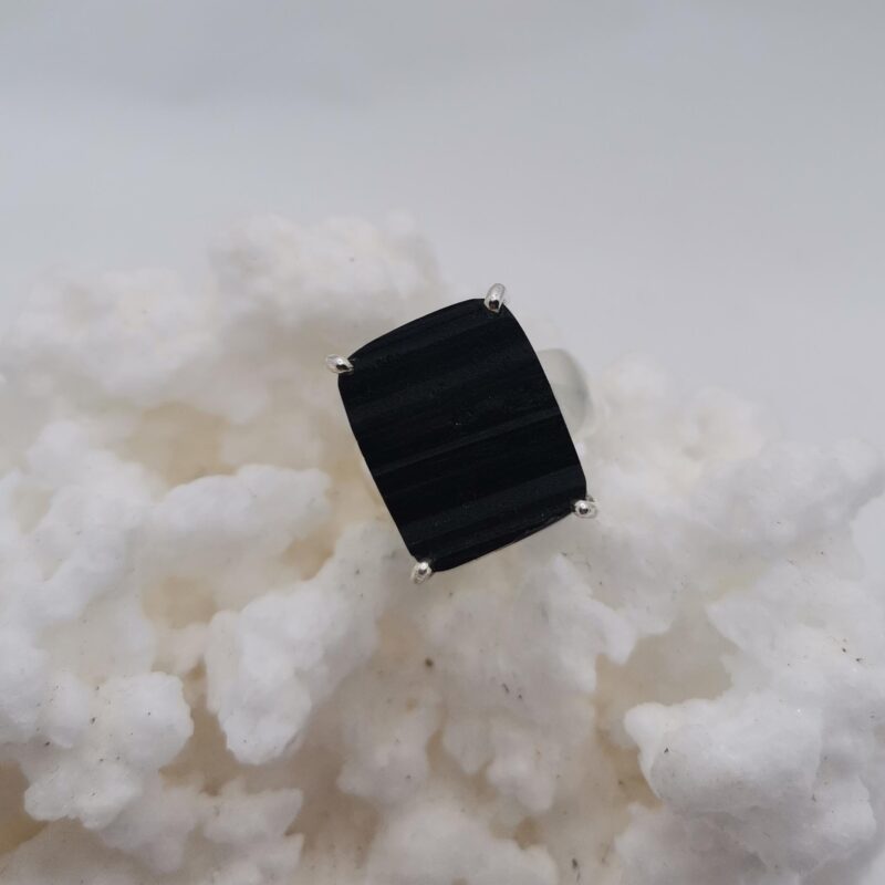 ANILLO TURMALINA NEGRA EN BRUTO PLATA RECTANGULO