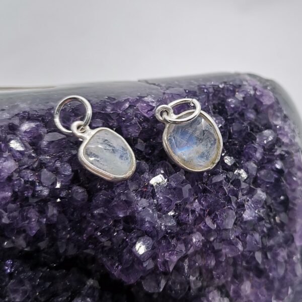 COLGANTE PIEDRA LUNA FLATEADA PLATA 15