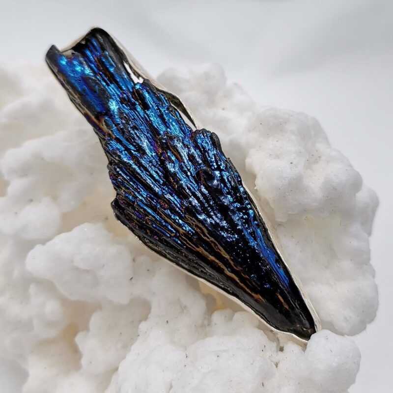 COLGANTE CIANITA CON TITANIO BORDON PLATA