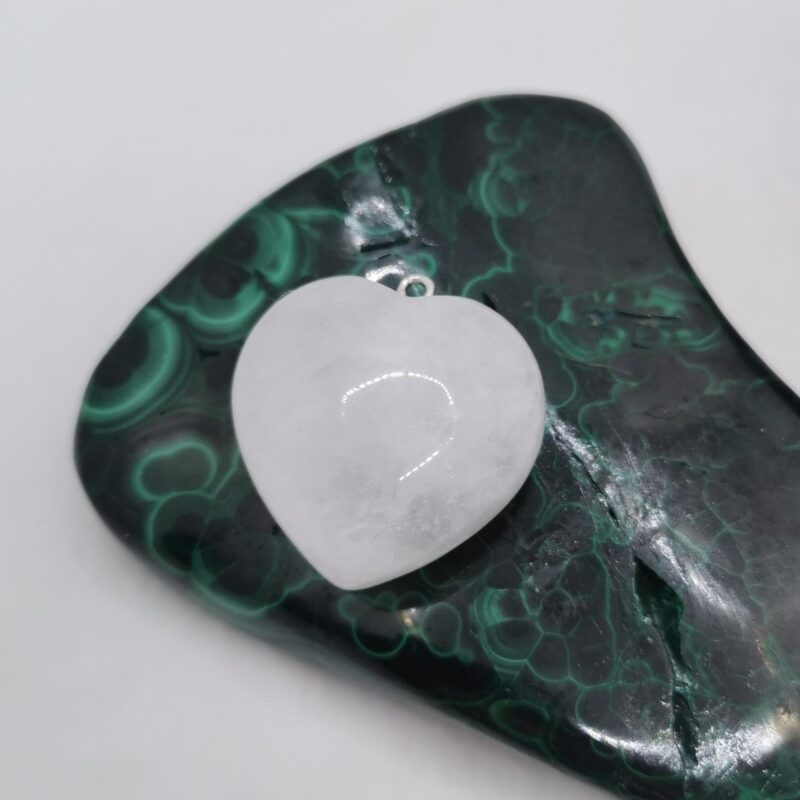 COLGANTE CORAZON DE CUARZO BLANCO Y PLATA