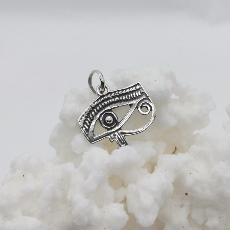 COLGANTE OJO DE HORUS PLATA GRABADO 25