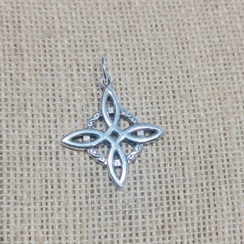 COLGANTE NUDO DE BRUJAS PLATA 20