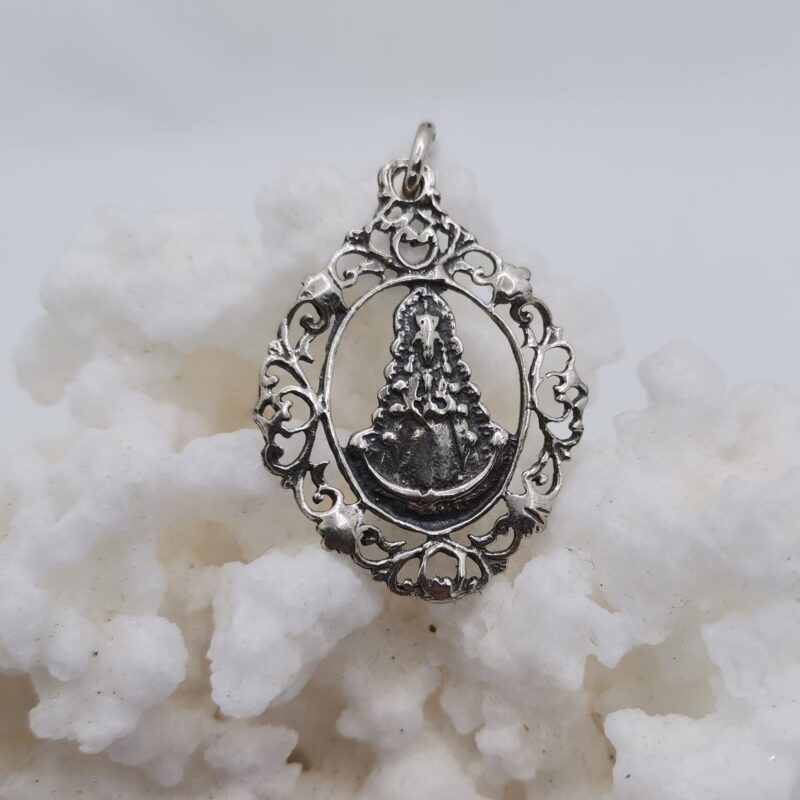 COLGANTE VIRGEN DEL ROCIO CORONADA PLATA