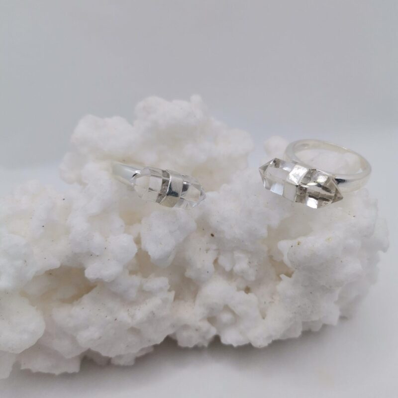 ANILLO CUARZO BLANCO PUNTA BITERMINADA