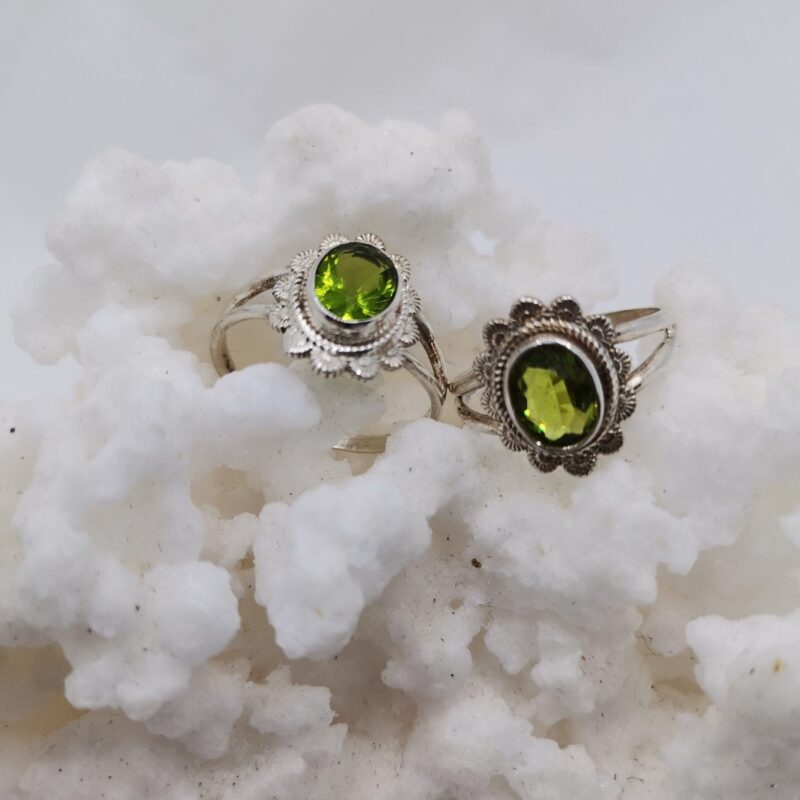 ANILLO PLATA OLIVINO FLOR