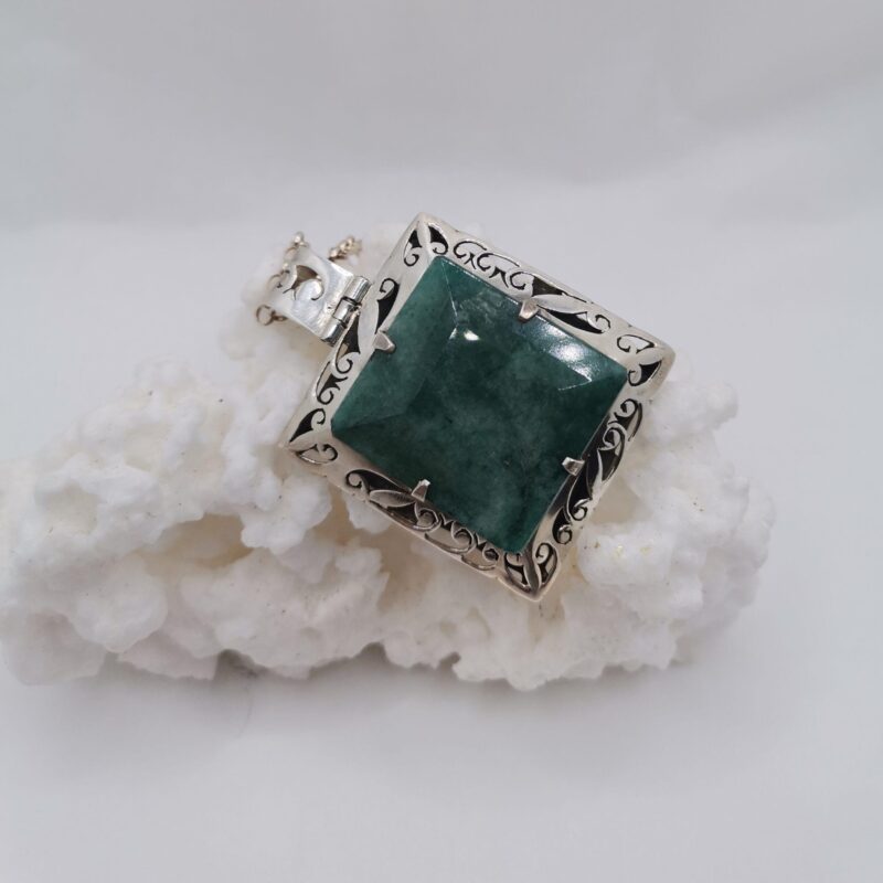 COLGANTE Y CADENA ESMERALDA CUADRADO 350