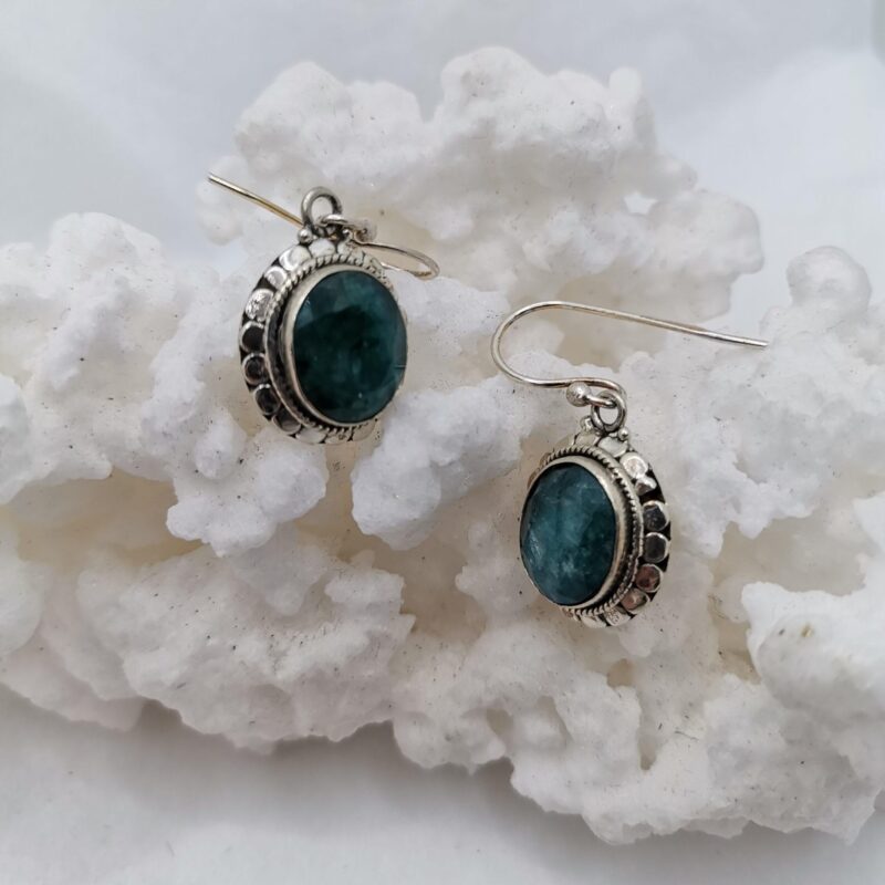 PENDIENTE PLATA ESMERALDA OVALADO GRABADO PETALOS 99