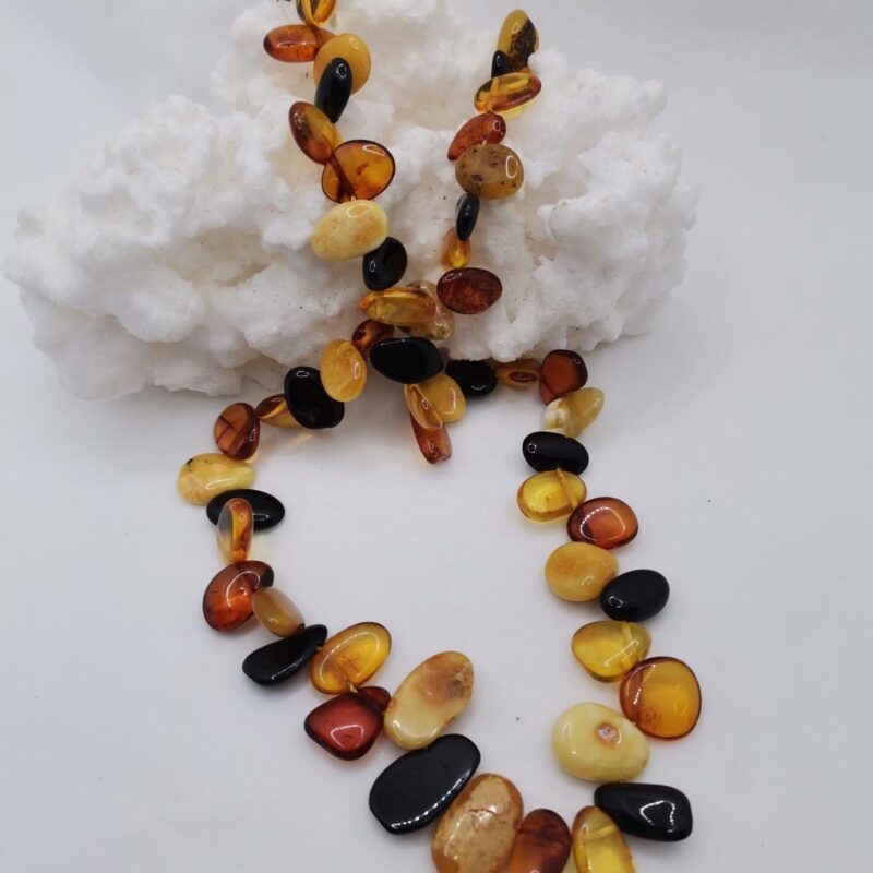COLLAR AMBAR PEPITAS TRES COLORES 52 CM