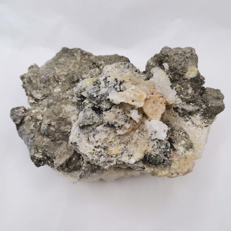 GEODA DE PIRITA CON CALCITA 2765 GRAMOS