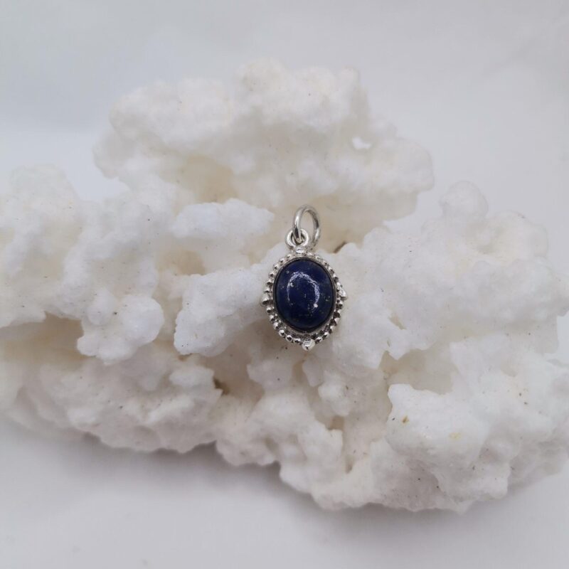COLGANTE PLATA LAPISLAZULI OVALADA GRABADO CUATRO PUNTOS