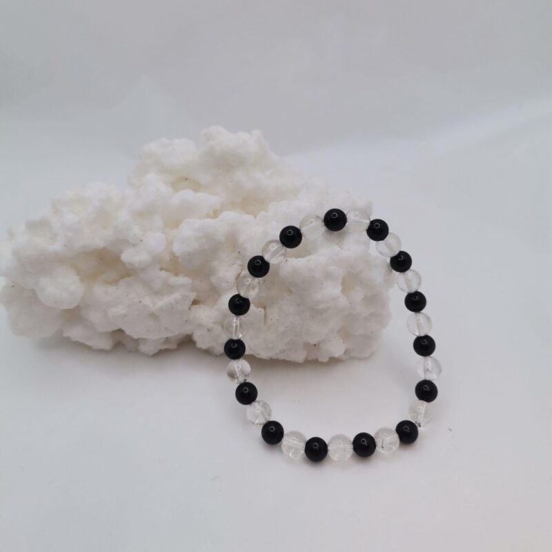 PULSERA MINERAL 6 MM CUARZO BLANCO Y ONIX NEGRO