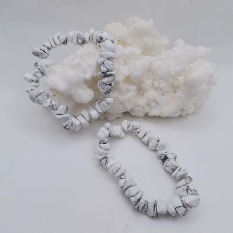 PULSERA MINERAL CHIP HOWLITE BLANCO