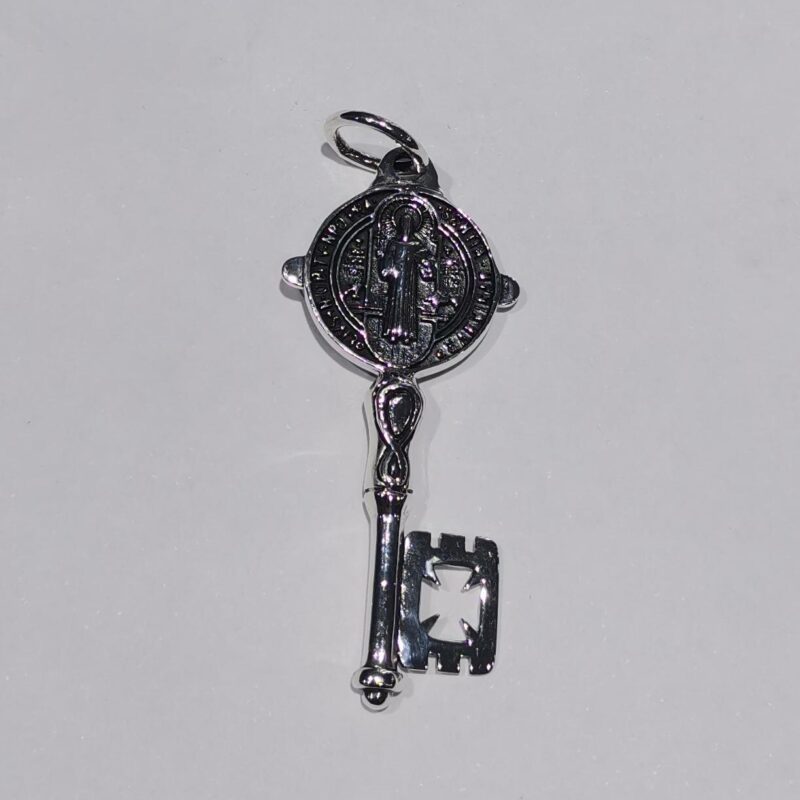 COLGANTE LLAVE SAN BENITO PLATA 40