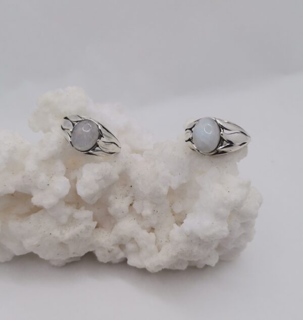 ANILLO PLATA PIEDRA LUNA OVALADO HOJAS