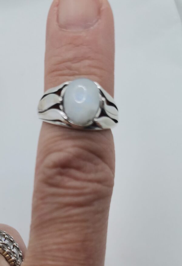 ANILLO PLATA PIEDRA LUNA OVALADO HOJAS - Imagen 2