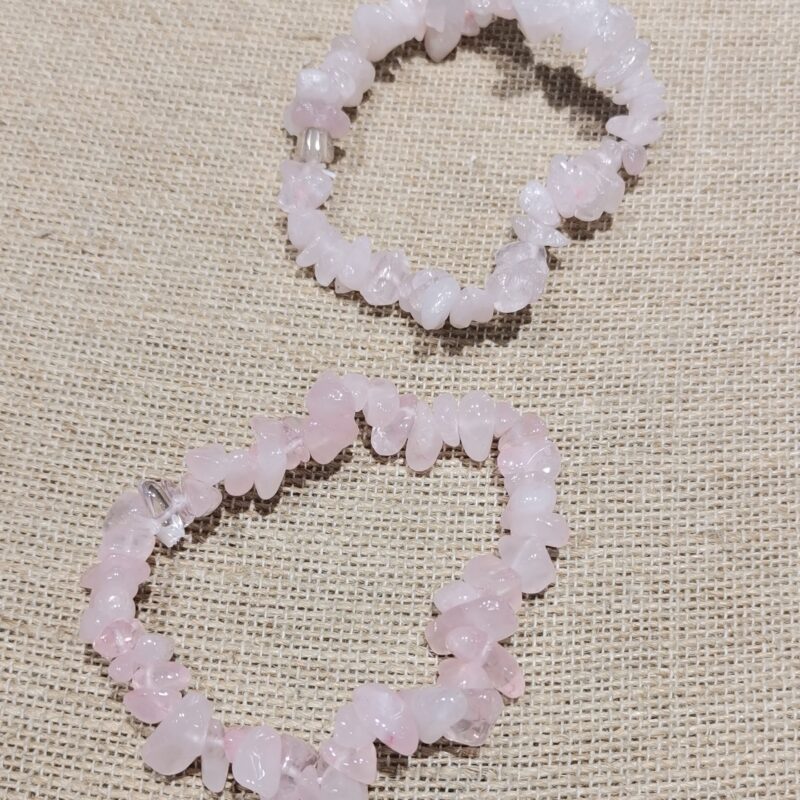 PULSERA MINERAL CHIP CUARZO ROSA