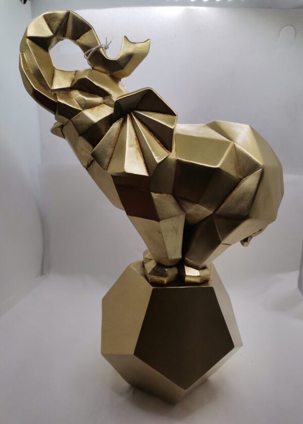 ELEFANTE DORADO FUTURISTA