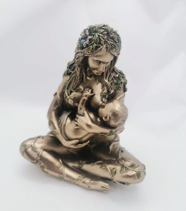 GAIA MADRE TIERRA CON BEBE