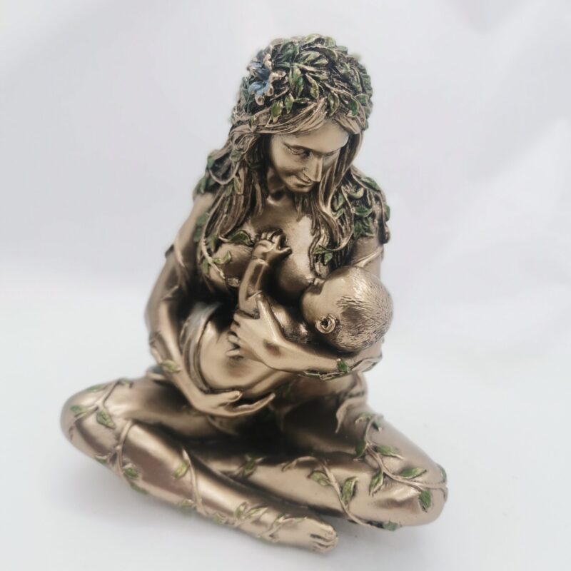 GAIA MADRE TIERRA CON BEBE