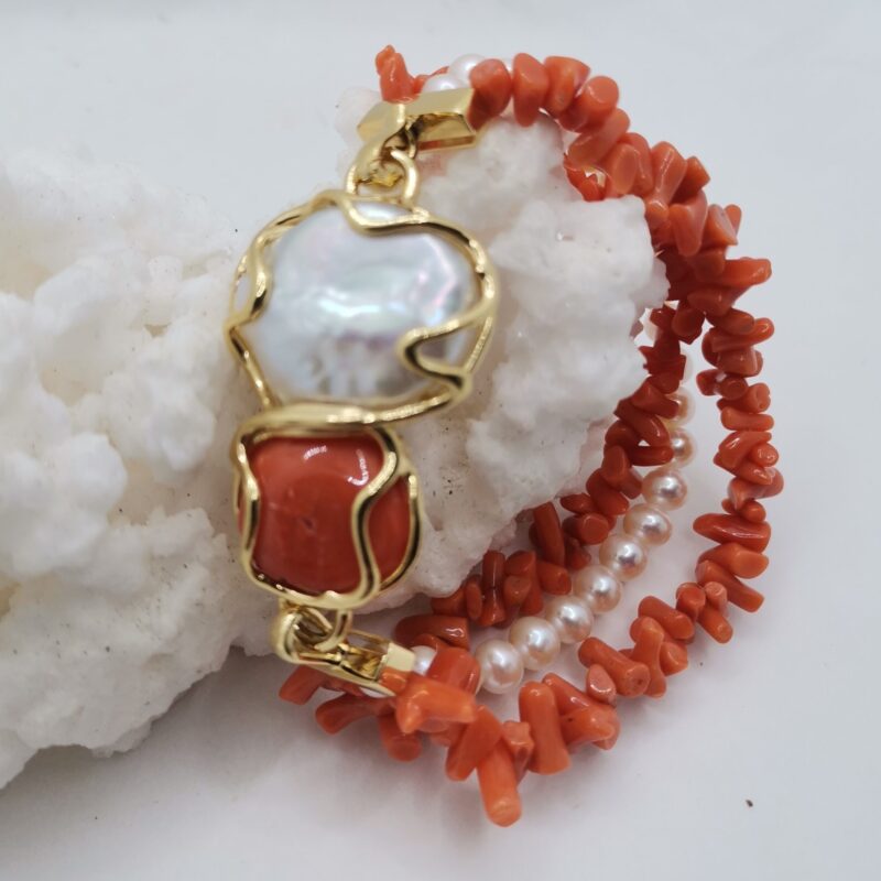 PULSERA CORAL ROJO Y PERLA NATURAL PLATA BAÑO ORO