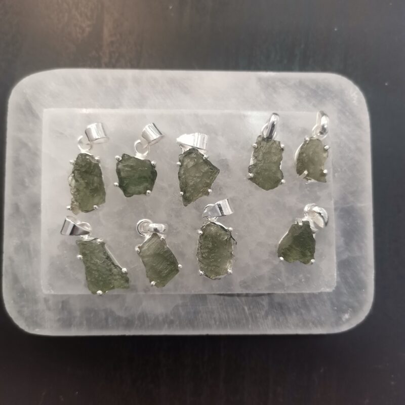 COLGANTE PLATA Y MOLDAVITA