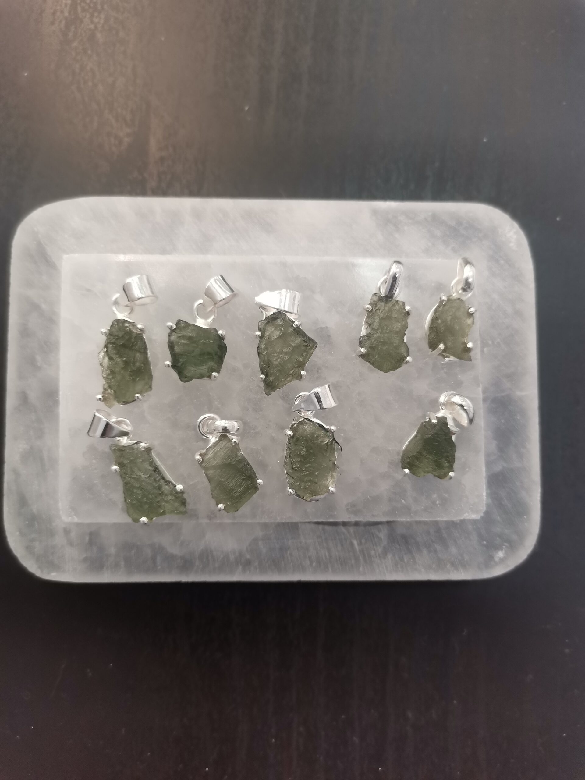 COLGANTE PLATA Y MOLDAVITA 1 COLGANTE PLATA Y MOLDAVITA