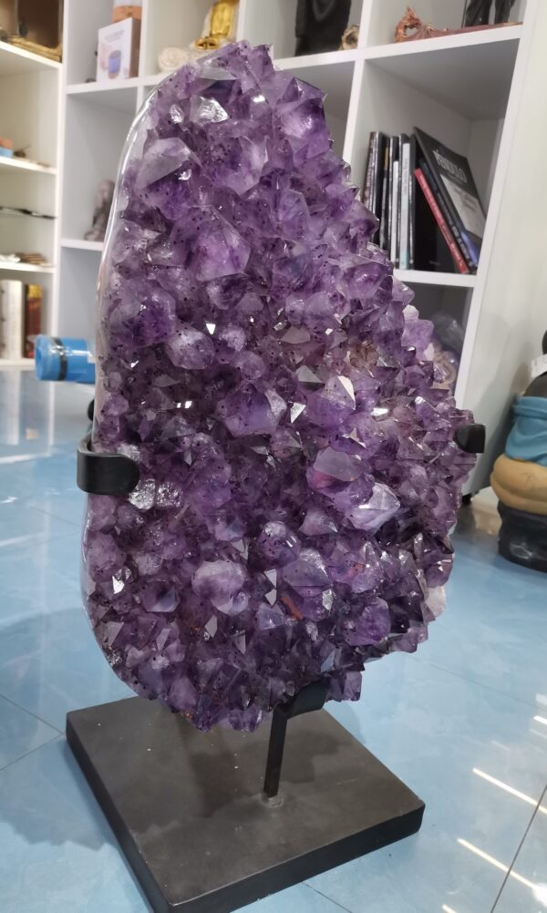 GEODA AMATISTA EN SOPORTE DE HIERRO 38,800 KILOS - Imagen 2