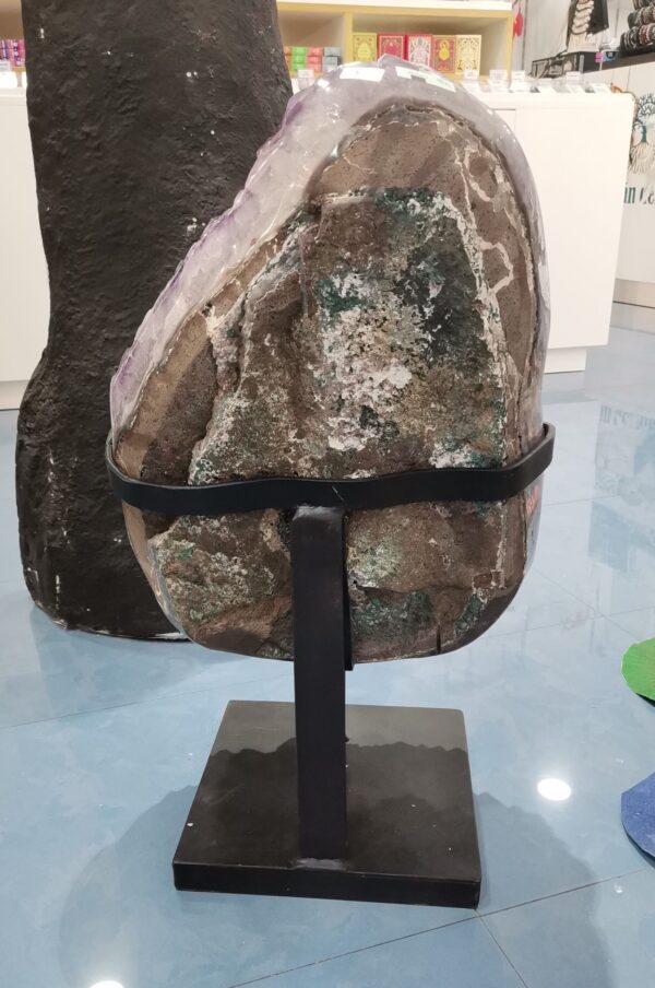 GEODA AMATISTA EN SOPORTE DE HIERRO 38,800 KILOS - Imagen 3