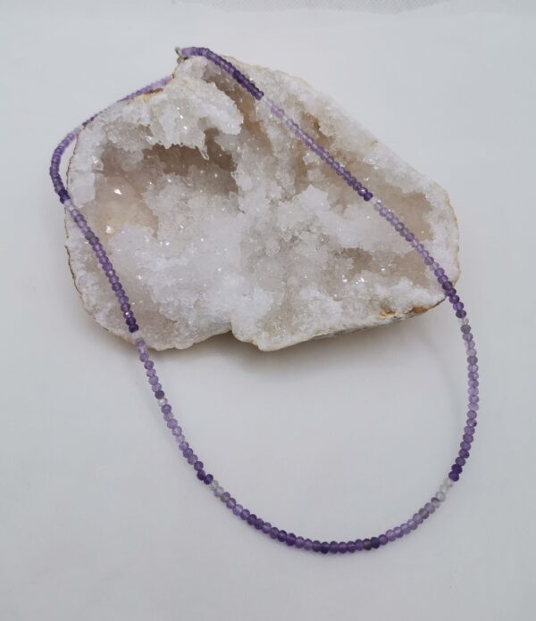 COLLAR AMATISTA FLATELADA 3 MM