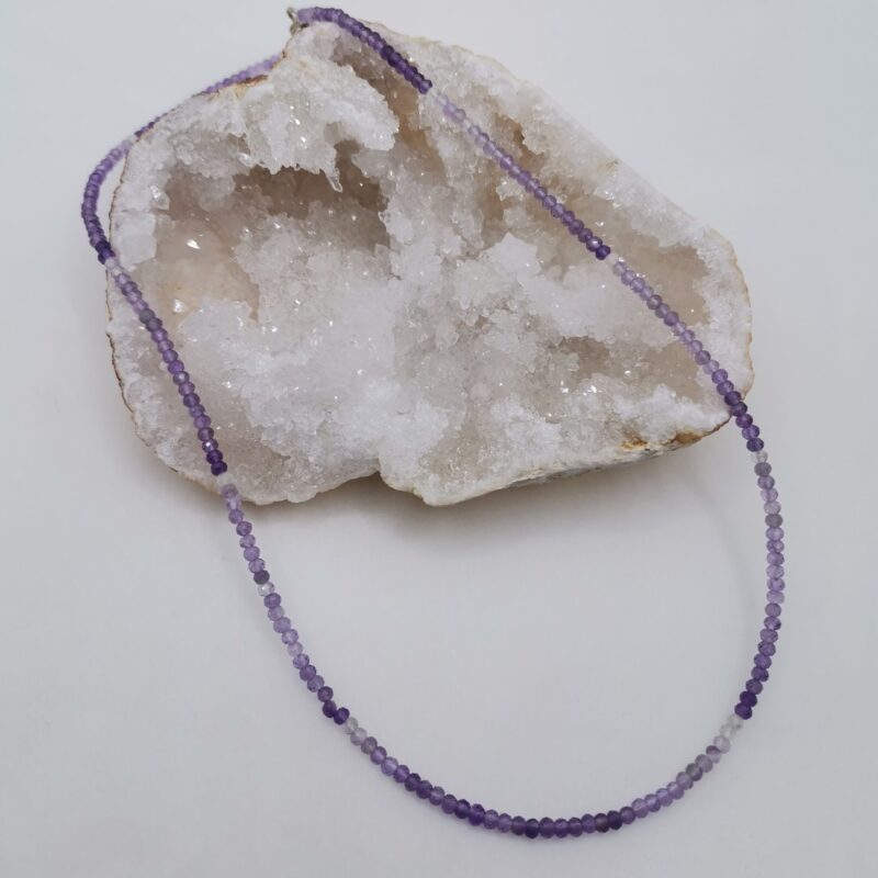 COLLAR AMATISTA FLATELADA 3 MM