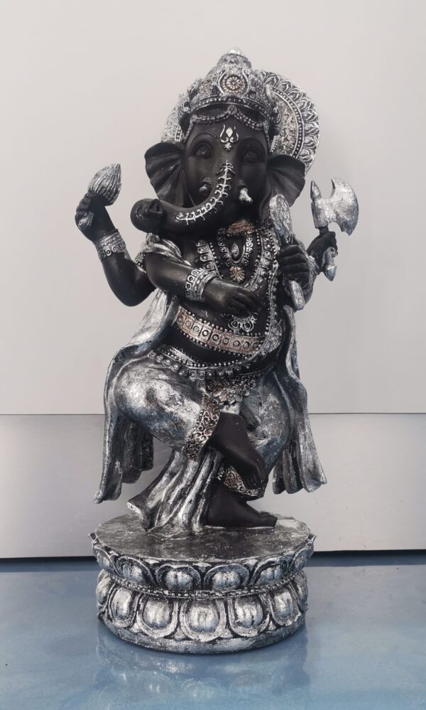 GANESHA DE PIE NEGRA Y PLATA