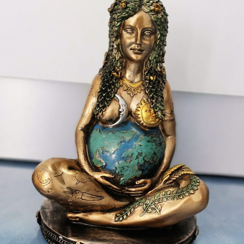 GAIA EMBARAZADA CON PEDESTAL 20 CM