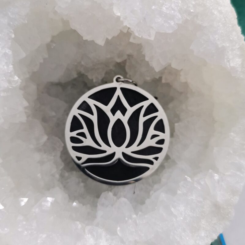 COLGANTE ACERO SHUNGIT FLOR DE LOTO GRANDE